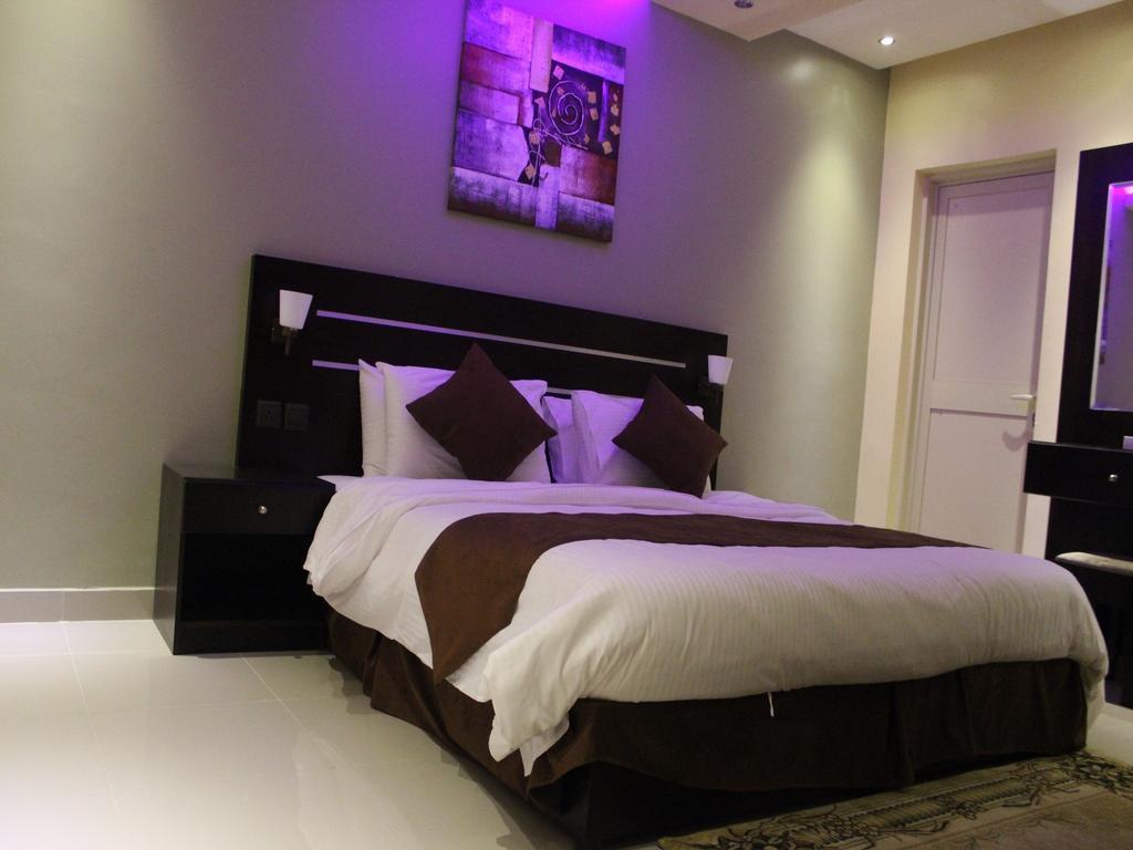 Bzul For Furnished Apartments リヤード 部屋 写真